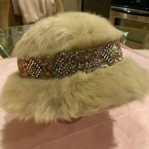 -vintage fur hat